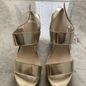 NWT Gold wedges size 10